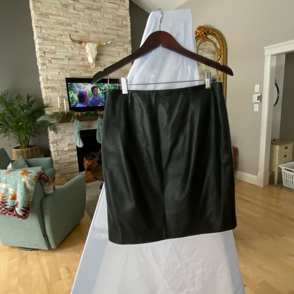 Prada soft leather  skirt - Picture 7 of 8